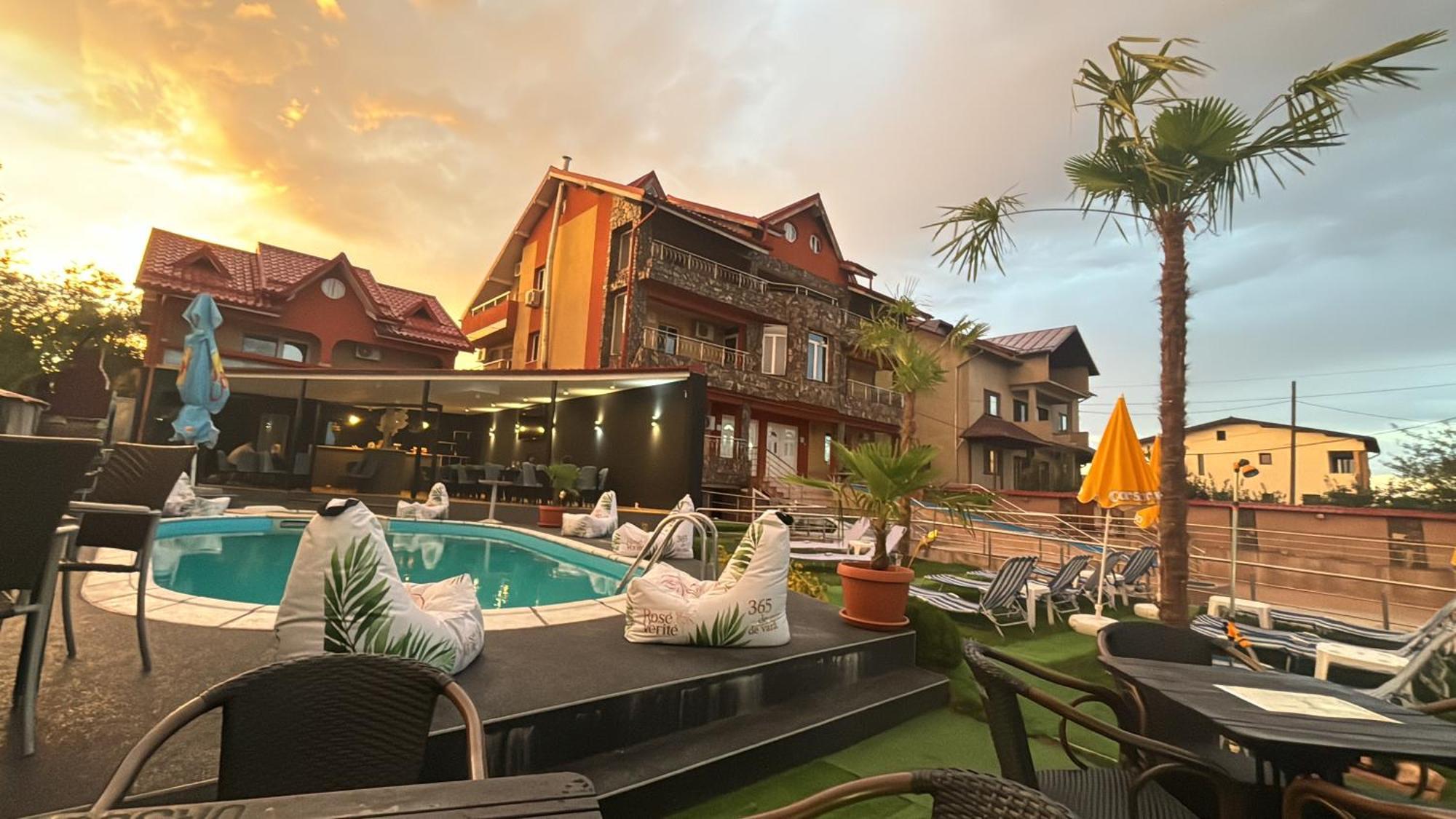 Hypnotic Villa Piteşti Exterior foto